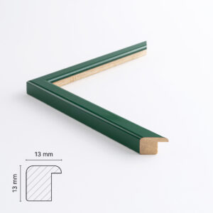 Mørkegrøn lakeret træramme med højglans overflade. Profil 2061