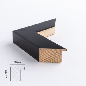 Ekstra bred sort træramme med en mat lakering.