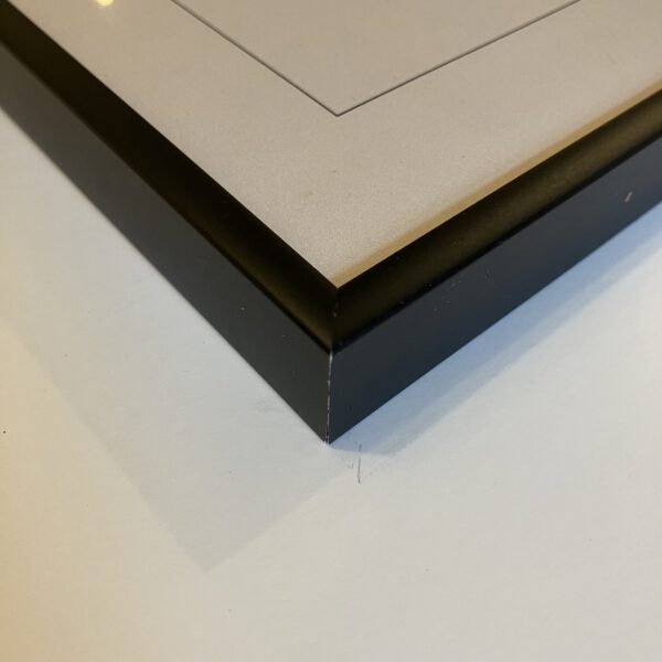 Sort mat aluramme 1513