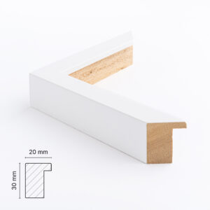 Glat hvidmalet træramme i en bred profil. Profil 3191