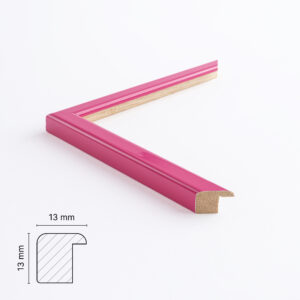 Pink træramme, blank højglans lakering. Profil 2067
